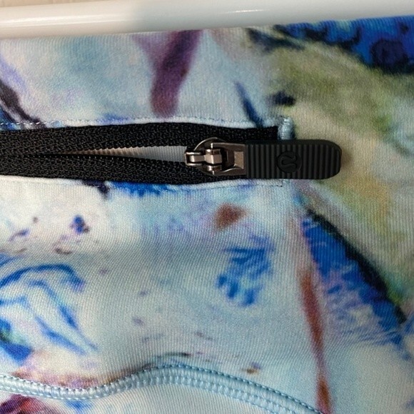 Lululemon Wunder Under Blue Abstract Watercolor Print Leggings - Size 4 - EUC - Picture 3 of 5